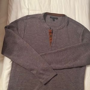 Banana Republic men’s pullover shirt